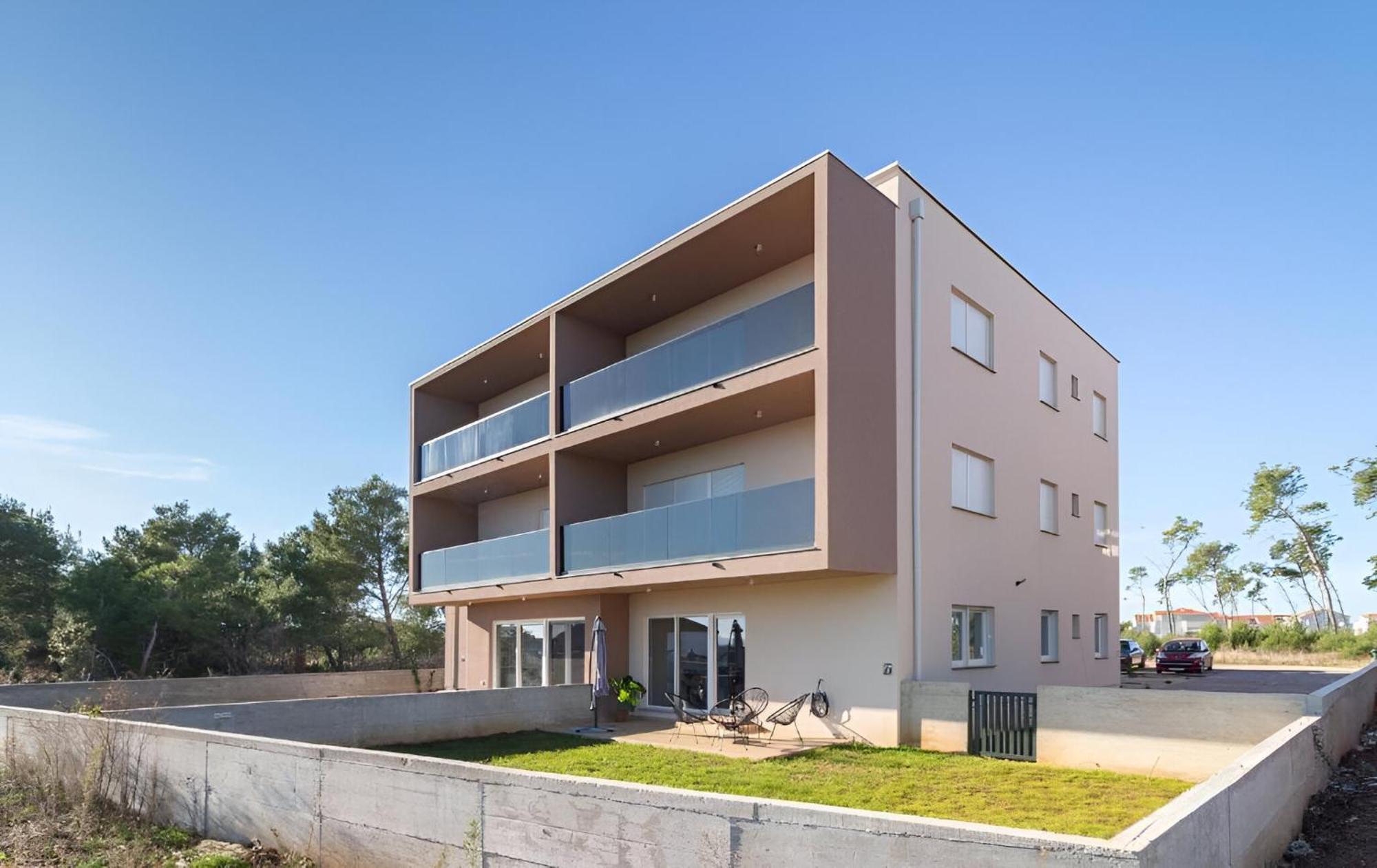 Modern And Spacious Apartment Helena Near The Beach Privlaka  Buitenkant foto